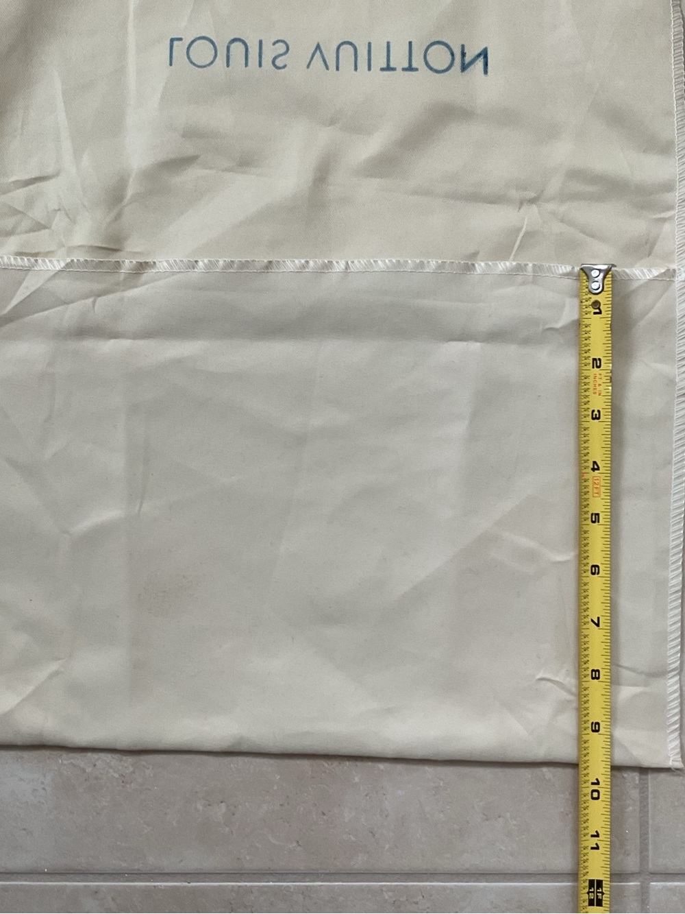 Louis Vuitton Cream Dust Bag with Navy Logo - Picture 6 of 9
